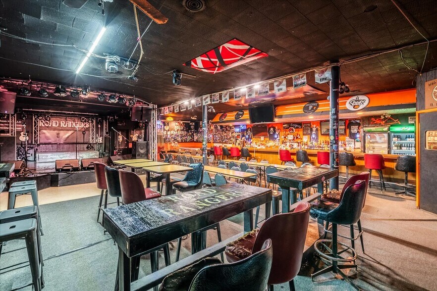 23925 Goddard Rd, Taylor, MI 48180 Bar For Sale