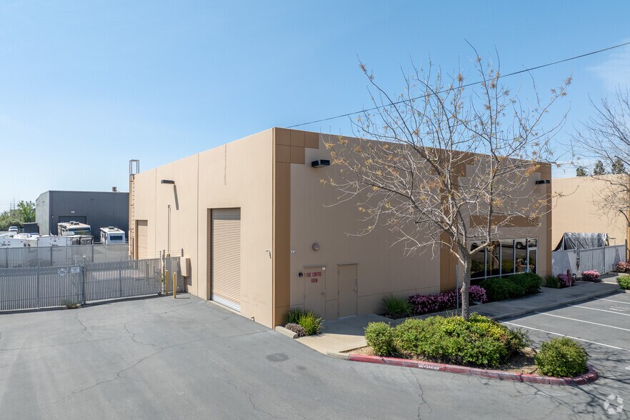 More Photos Of 9092 Elkmont Way, Elk Grove Warehouse For Sale