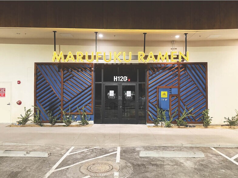 More Photos Of Sunset & Durango, Las Vegas General Retail For Lease