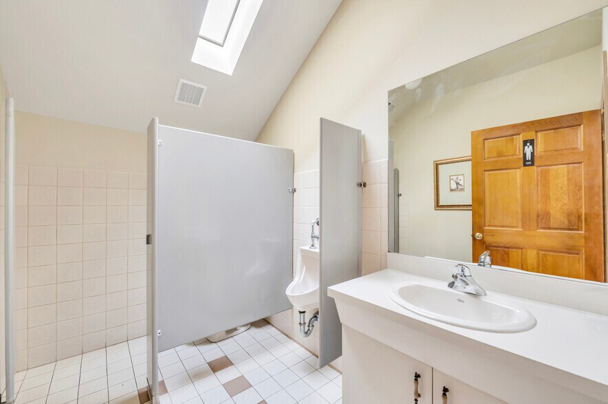 More Photos Of 646 Main St, Port Jefferson Medical For Sale