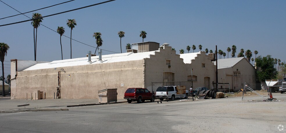 More Photos Of 3888 Commerce St, Riverside Manufacturing For Lease