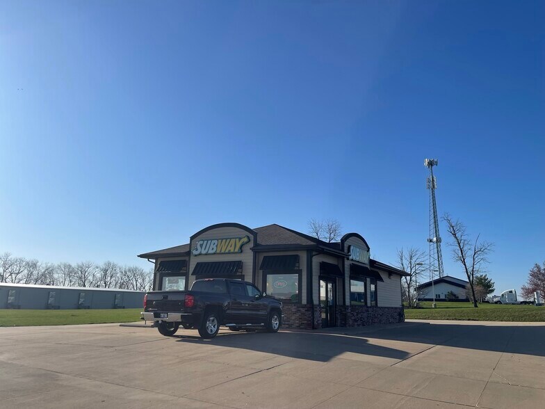 More Photos Of 1730 Pj Keller Hwy, Lexington Freestanding For Lease