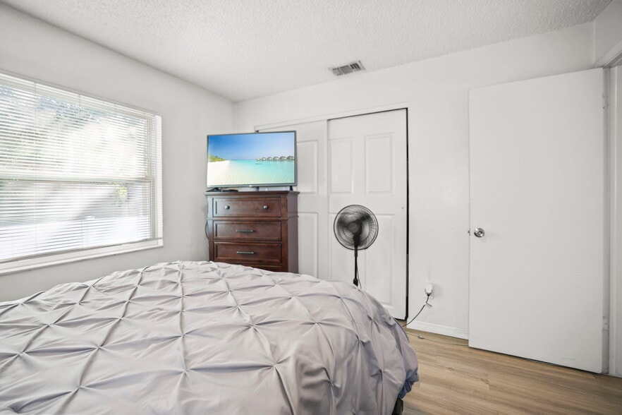 More Photos Of 7108 S Kissimmee St, Tampa Multifamily For Sale