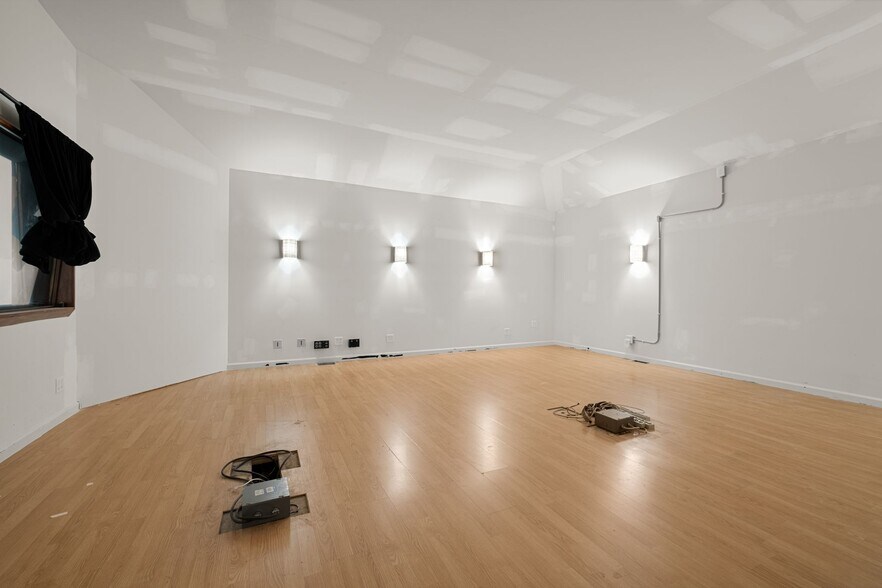 More Photos Of 515 E Iris Dr, Nashville Loft Creative Space For Sale