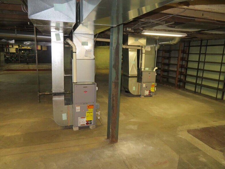 More Photos Of 1458 Main St, Buffalo Freestanding For Sale