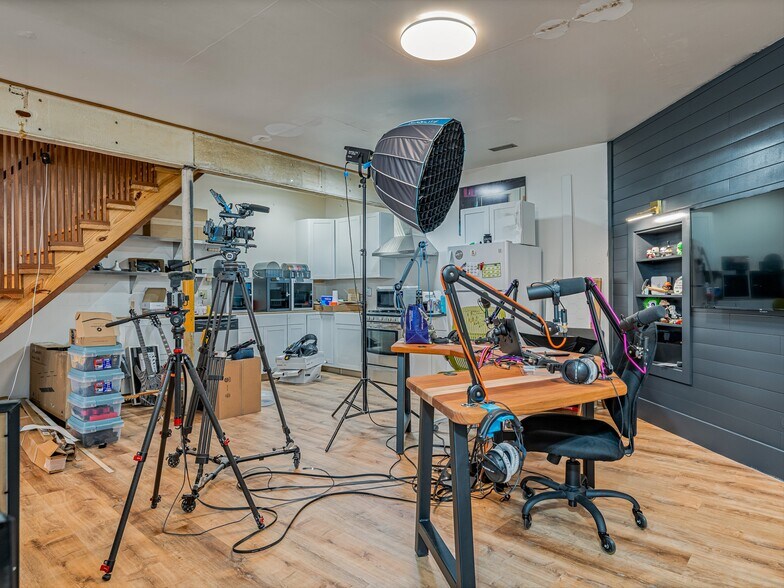 More Photos Of 39 Brookside Cir, Candler Warehouse For Sale