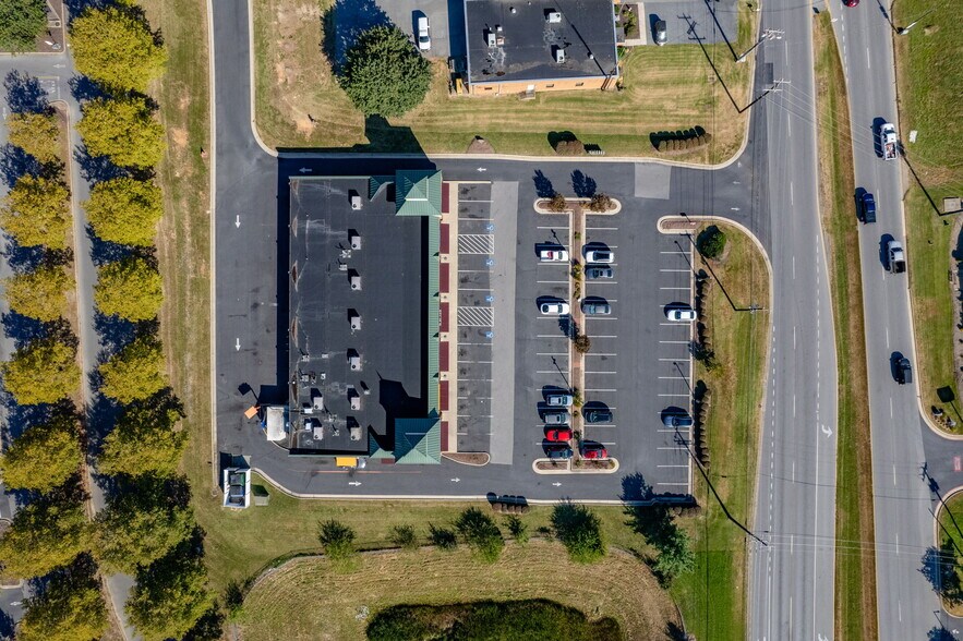 More Photos Of 1028 Richmond Ave, Staunton Unknown For Lease