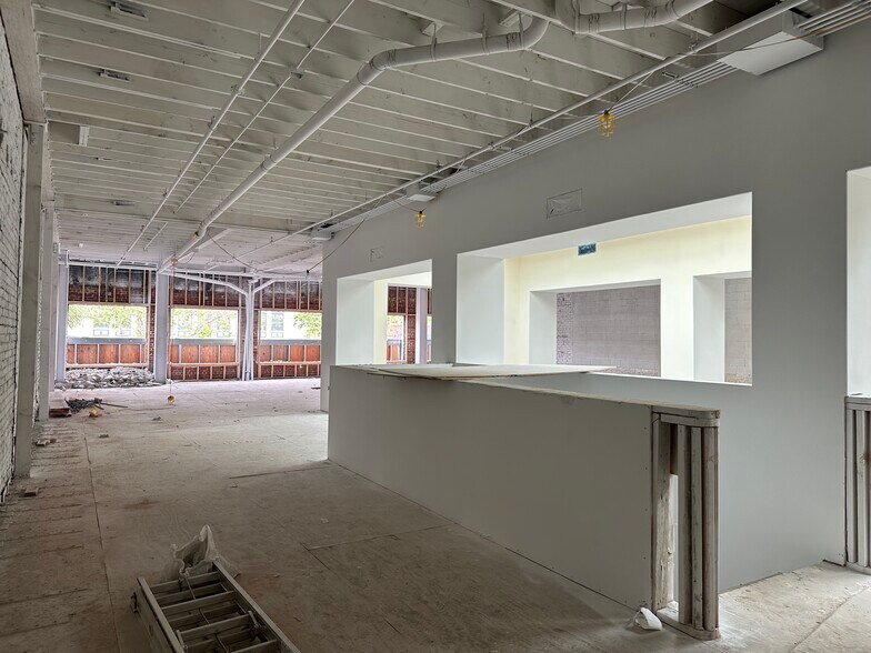 More Photos Of 222 N Brand Blvd, Glendale Storefront For Lease