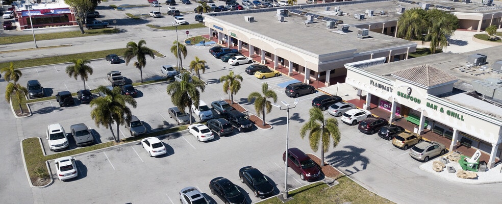 More Photos Of 2401-2499 10th Ave N, Lake Worth Unknown For Lease