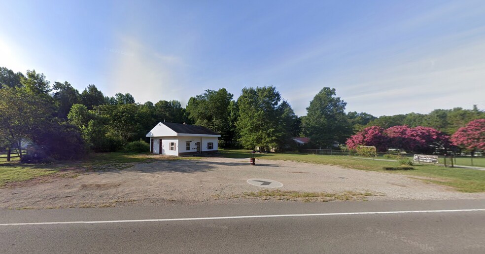 More Photos Of 6471 Anderson Hwy, Powhatan Office For Sale