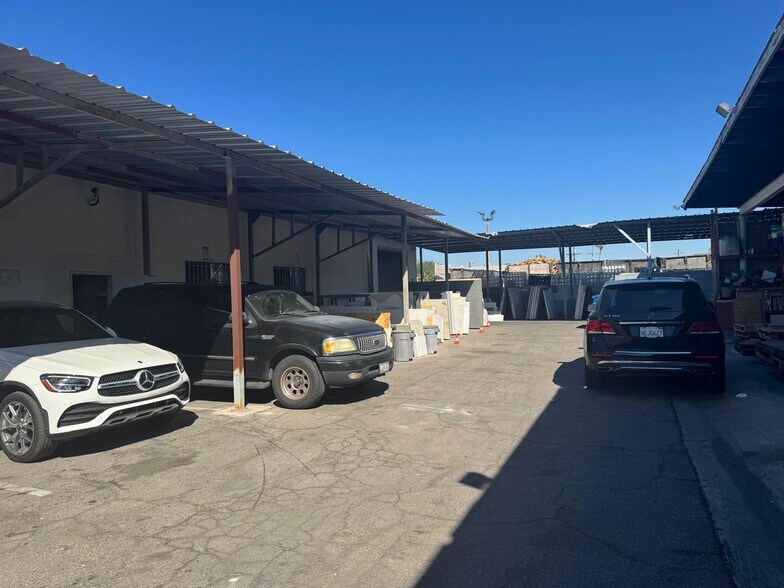 More Photos Of 909 E Arlee Pl, Anaheim Warehouse For Lease