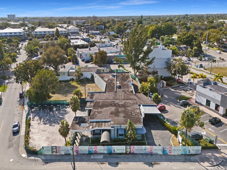 More Photos Of 2505 N Dixie Hwy, Wilton Manors Hotel For Sale