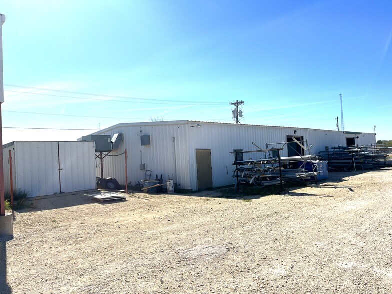 More Photos Of 926 Jody Rd, San Angelo Industrial For Lease