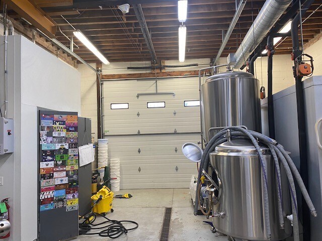 More Photos Of 7700 W Madison St, Forest Park Flex For Lease