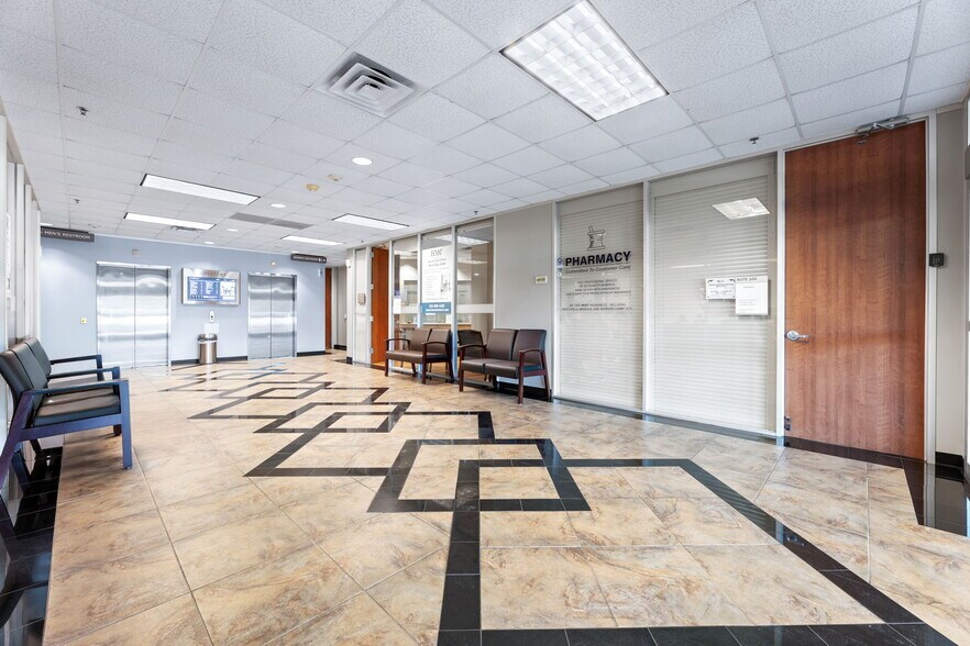 More Photos Of 1429 Tx-6, Sugar Land Medical For Lease