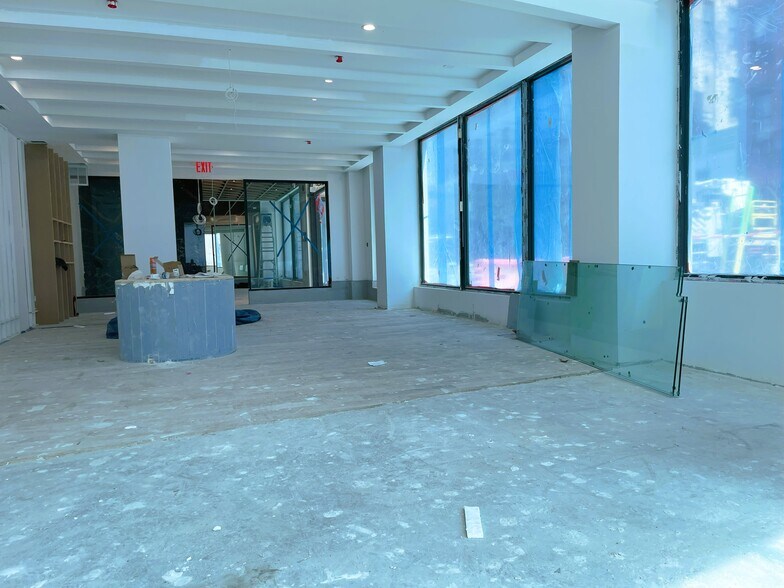 More Photos Of 228 Berry St, Brooklyn Apartments For Lease
