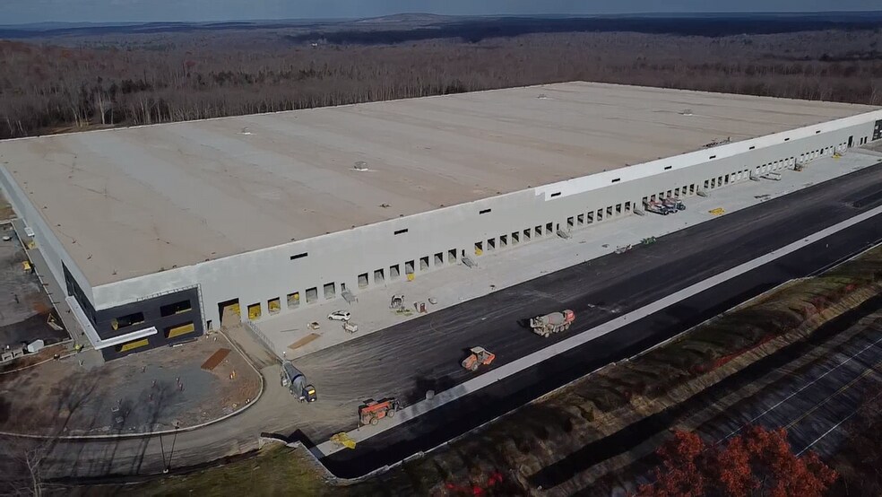 More Photos Of Route 940, Blakeslee Distribution For Lease