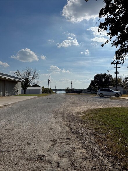 More Photos Of 1300 Liberty School Rd, Azle General Retail For Lease