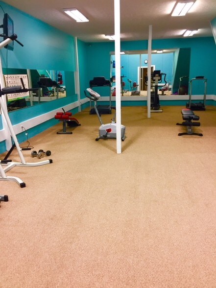 More Photos Of 340 Oyler Ave, Oak Hill Hotel For Lease