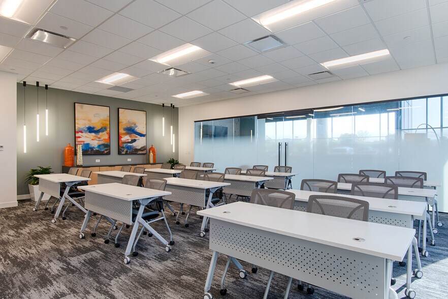 More Photos Of 1349 Empire Central Dr, Dallas Office For Lease