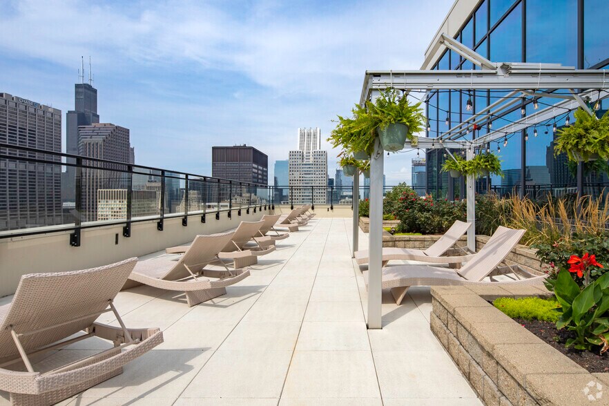 More Photos Of 73 E Lake St, Chicago Apartments For Sale