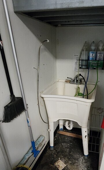 More Photos Of 2804 Quiet Plain Dr, San Antonio General Retail For Lease