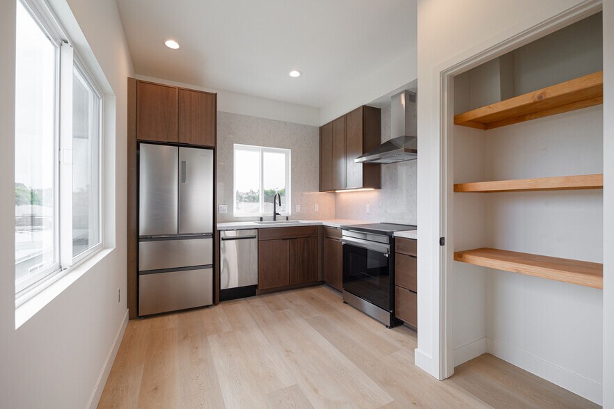More Photos Of 3650 Quimby St, San Diego Multifamily For Sale