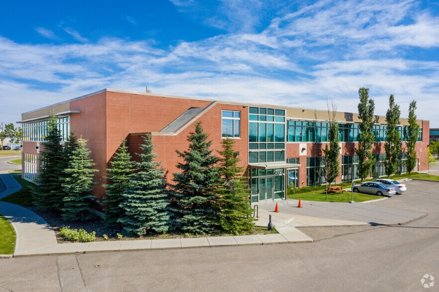 More Photos Of 4000 4th St SE, Calgary Office For Lease