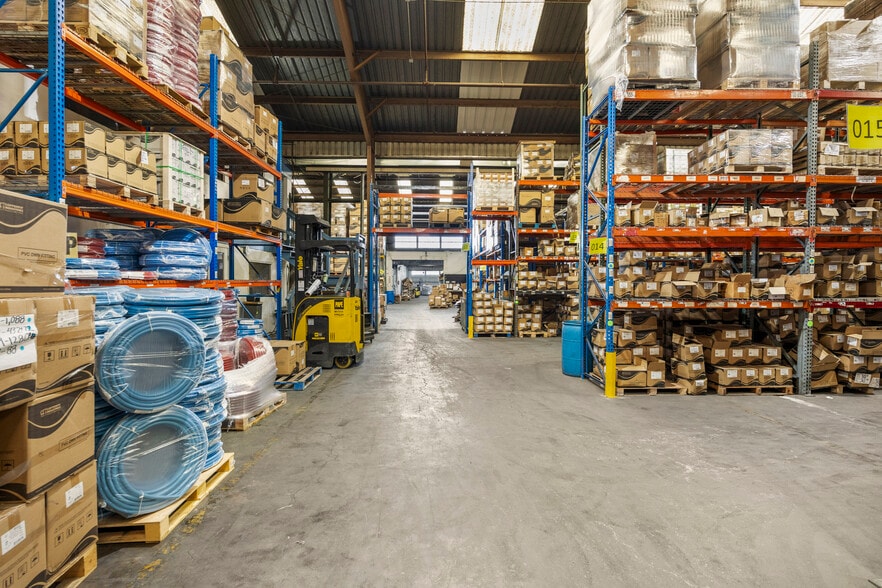 More Photos Of 1260-1280 E 9th St, Pomona Manufacturing For Sale