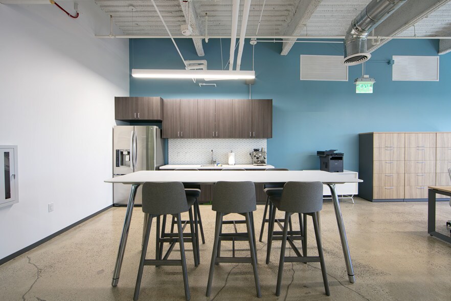 More Photos Of 770 The City Dr S, Orange Unknown For Lease