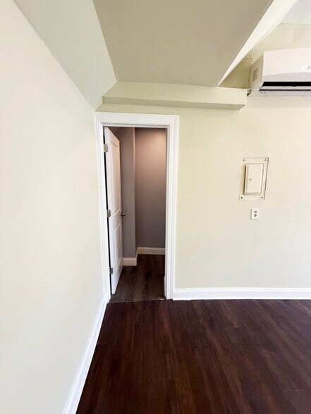 More Photos Of 1185 Elizabeth Ave, Elizabeth Storefront For Lease