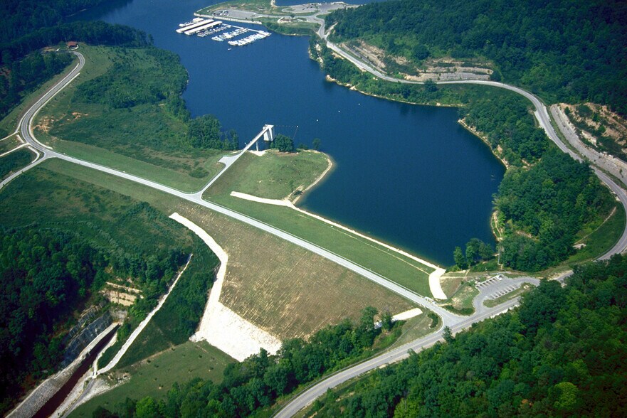 More Photos Of 1581 Kentucky Rte 2275, Staffordsville Marina For Sale