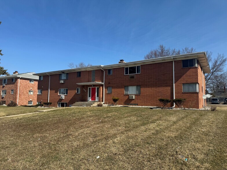 More Photos Of 740 Edgemont Blvd, Lansing Apartments For Sale