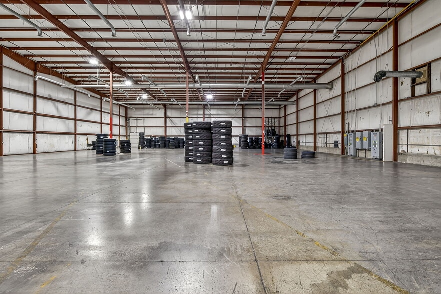 More Photos Of 1500 Dismuke Dr, Farmington Distribution For Sale