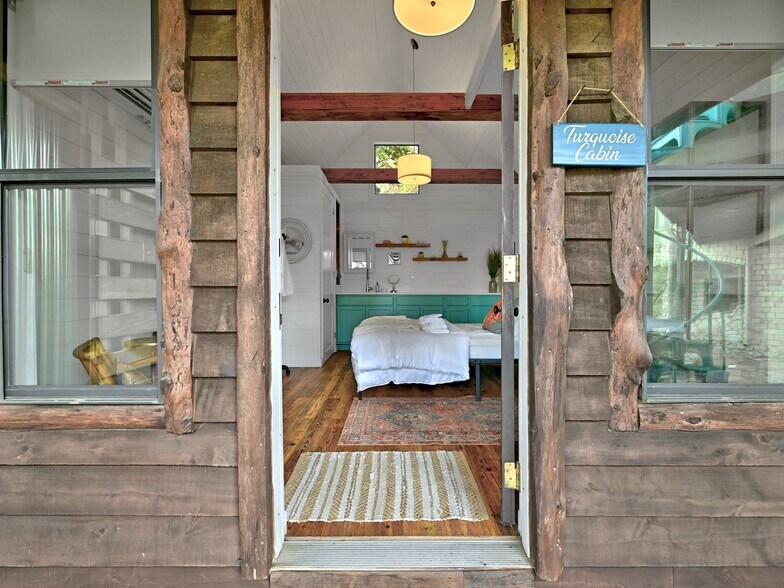 More Photos Of 610 Crystal Creek Dr, Austin Specialty For Sale