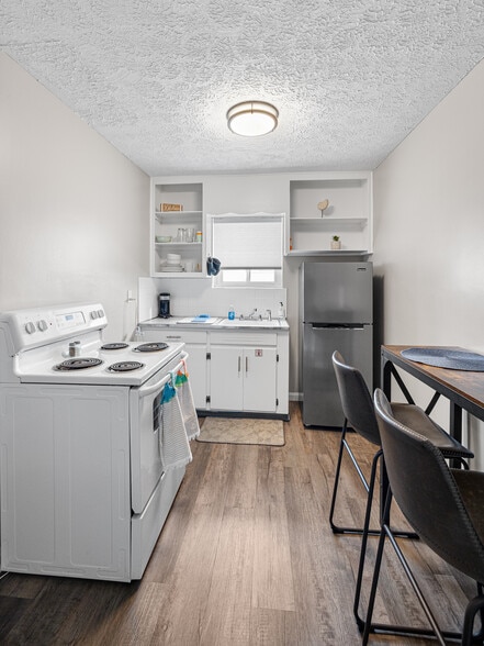 More Photos Of 201 3rd St, Fairport Harbor Hospitality For Sale