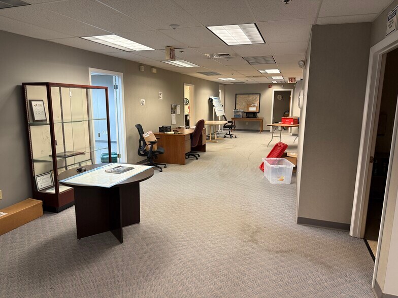 More Photos Of 234 Brooks St, Worcester Warehouse For Lease