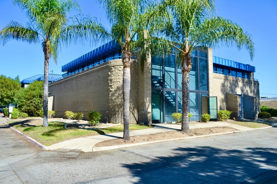 More Photos Of 9233 Charles Smith Ave, Rancho Cucamonga Flex For Lease