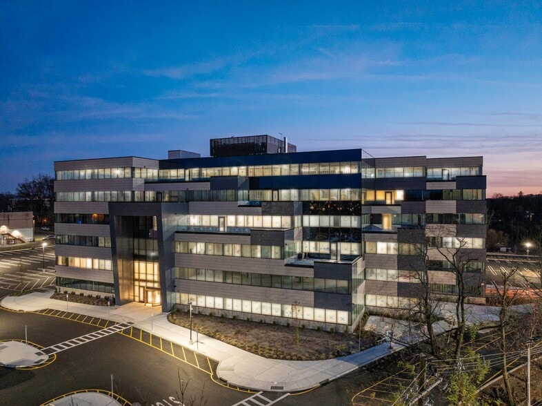 More Photos Of 33 Route 59, Monsey Office For Lease