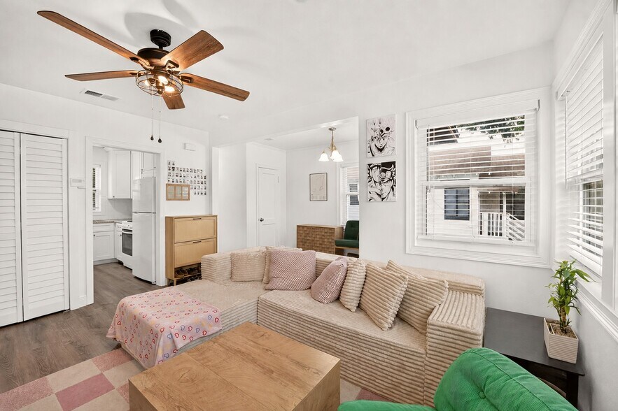 More Photos Of 922 SW 7th Ave, Gainesville Apartments For Sale