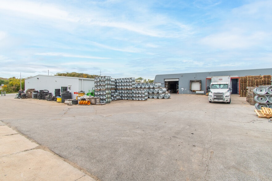 More Photos Of 4350 McKinley St, Omaha Manufacturing For Lease