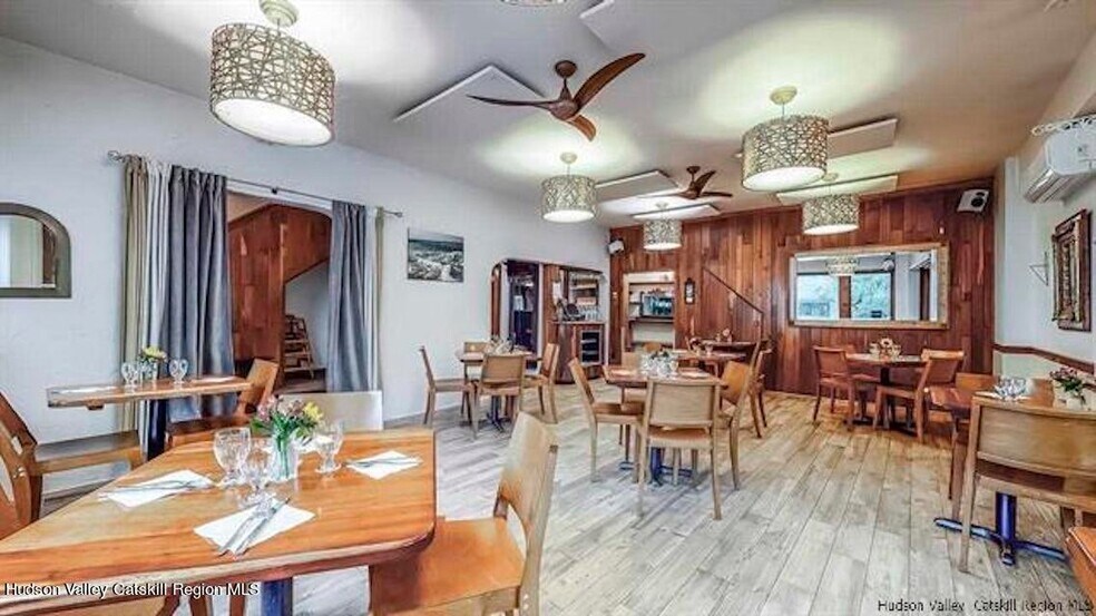 More Photos Of 51 Tinker St, Woodstock Restaurant For Sale