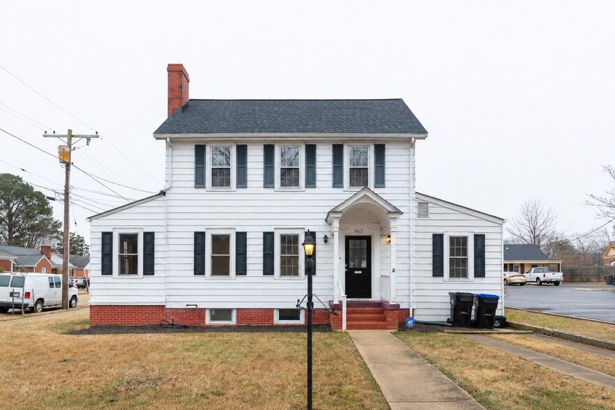 More Photos Of 1802 Augustine Ave, Fredericksburg Office Residential For Lease