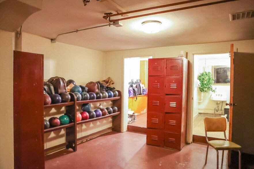 More Photos Of 616 Main St, Norway Restaurant For Sale