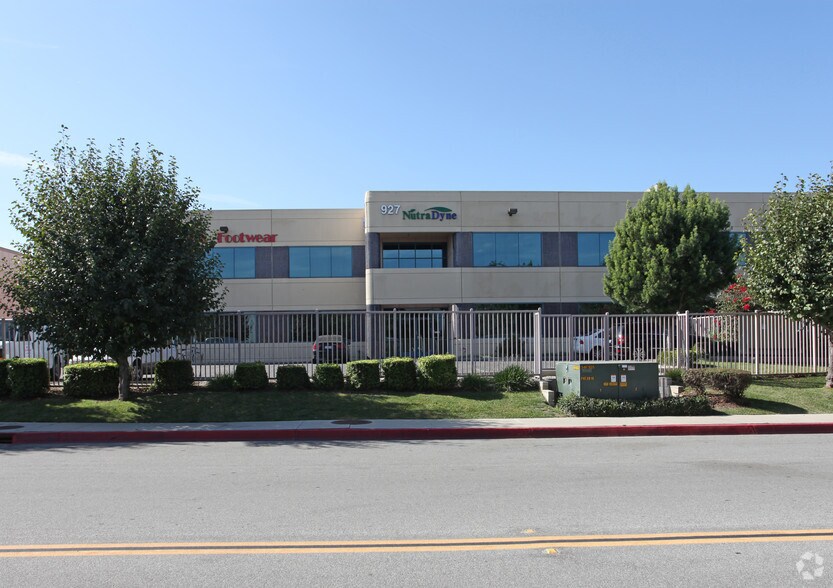 More Photos Of 927-933 Canada Ct, Rowland Heights Manufacturing For Lease