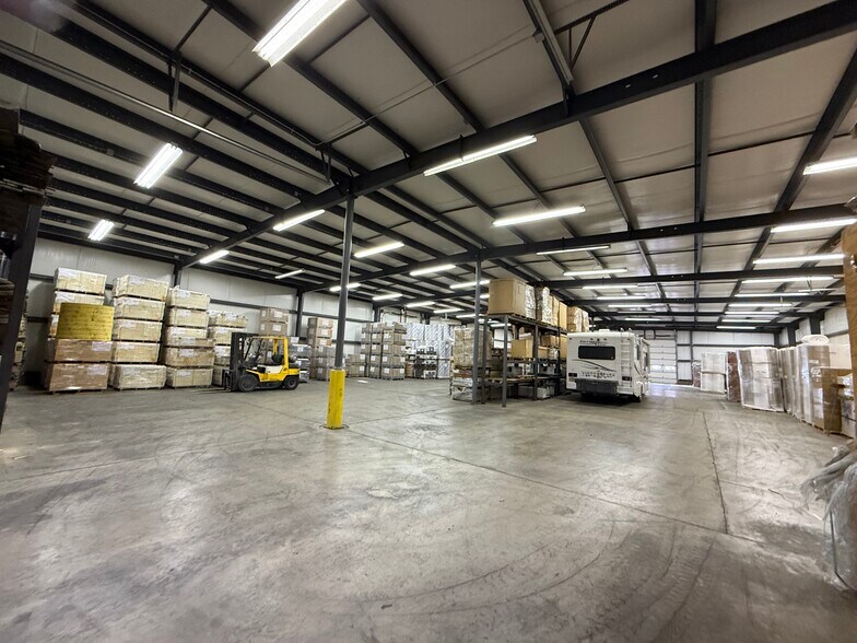 More Photos Of 5811 Four Point Rd, Bethel Flex For Lease