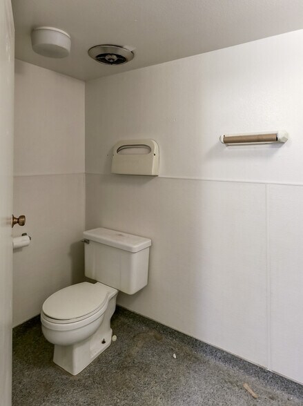 More Photos Of 823 W Colton Ave, Redlands Storefront For Lease