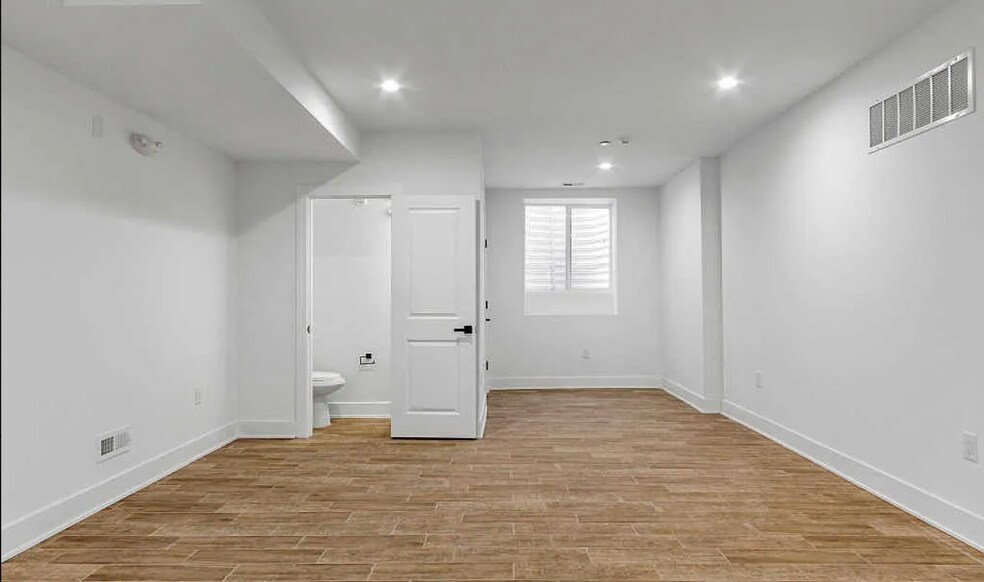 More Photos Of 1551 N Franklin St, Philadelphia Office For Lease