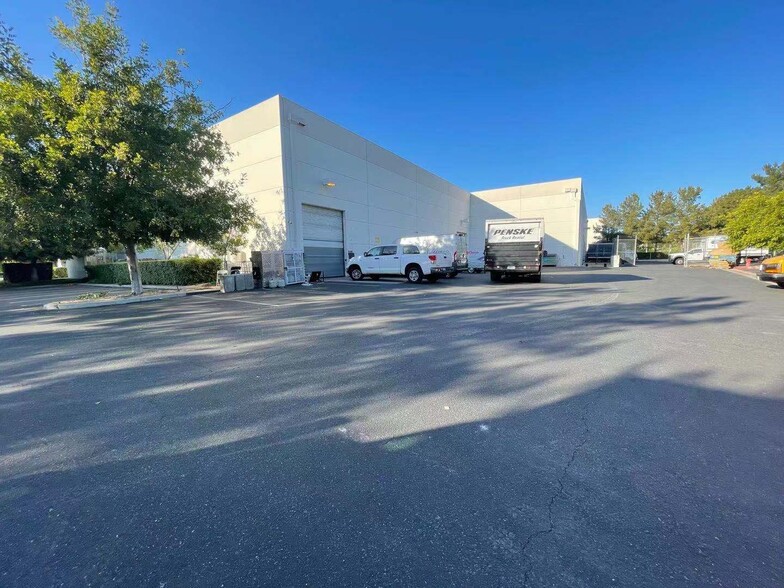 More Photos Of 40 Tesla, Irvine Manufacturing For Sale