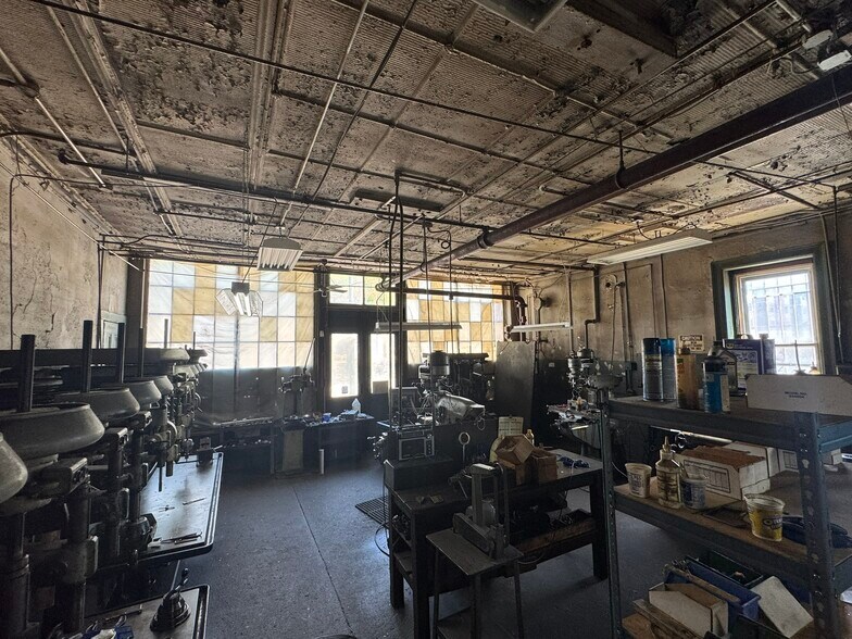 More Photos Of 1583 Niagara St, Buffalo Freestanding For Sale